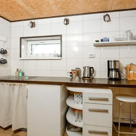 別荘 House And Sauna House With Garden In The City