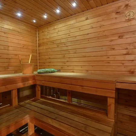 別荘 House And Sauna House With Garden In The City パルヌ